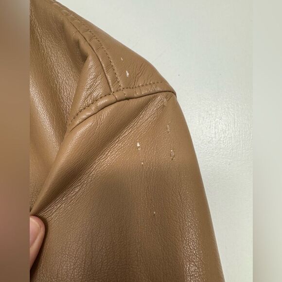 Wilfred Aritzia Camel Faux Leather Shacket XS Clean Girl Minimalist Quiet Luxury - Picture 7 of 12